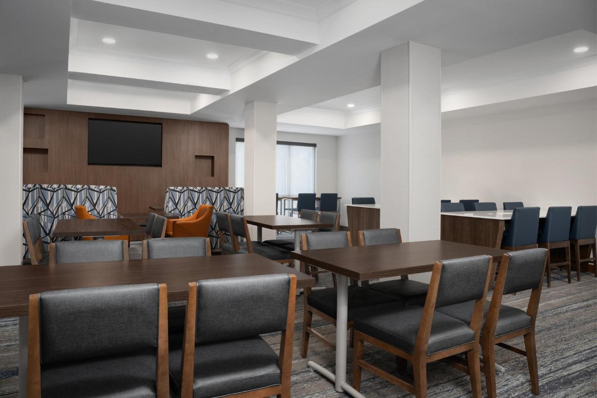 Holiday Inn Express & Suites Alexandria - Fort Belvoir By Ihg Exterior foto
